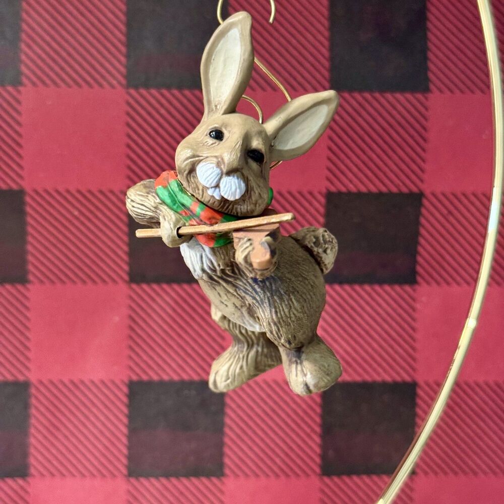 1981 Hallmark The Friendly Fiddler Bunny Rabbit Christmas Keepsake Ornament - Picture 2 of 4